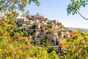 Vue du village de Gordes dans le Vaucluse